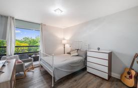 5 odalılar daire North York'da, Kanada. C$1,011,000