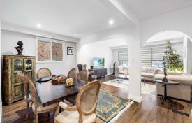 4 odalılar şehir içinde müstakil ev North York'da, Kanada. C$2,119,000