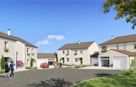 New residential complex with villas Val-d'Oise'de, Fransa. Min.362,000 €