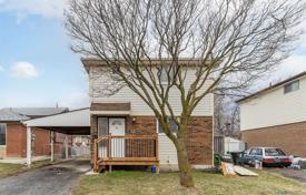4 odalılar şehir içinde müstakil ev Etobicoke'de, Kanada. C$1,320,000