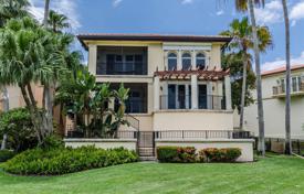 Yazlık ev – Coral Gables, Florida, Amerika Birleşik Devletleri. $1,788,000