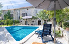6 odalılar şehir içinde müstakil ev 240 m² Porec'te, Hırvatistan. 580,000 €