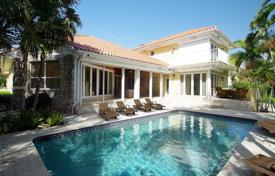 7 odalılar villa 532 m² Coral Gables'da, Amerika Birleşik Devletleri. $2,100,000