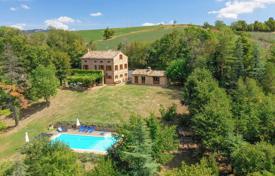 Villa – Amandola, Marche, İtalya. 850,000 €