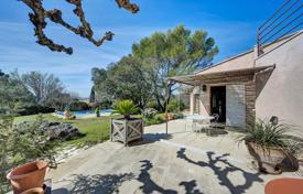Yazlık ev – Lauris, Provence - Alpes - Cote d'Azur, Fransa. 1,090,000 €