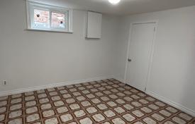 9 odalılar şehir içinde müstakil ev North York'da, Kanada. C$1,306,000
