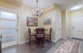5 odalılar daire North York'da, Kanada. C$893,000
