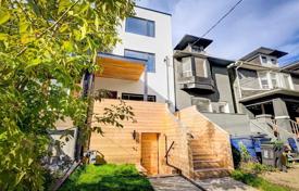 9 odalılar konak Old Toronto'da, Kanada. C$2,625,000