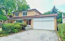 11 odalılar şehir içinde müstakil ev North York'da, Kanada. C$2,055,000