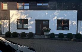 Yazlık ev 257 m² Menden'da, Almanya. 1,250,000 €