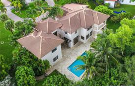 10 odalılar villa Miami'de, Amerika Birleşik Devletleri. $1,875,000