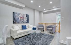 3 odalılar konak East York'da, Kanada. C$968,000