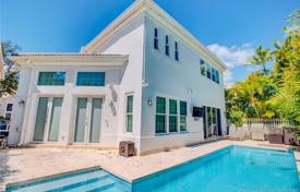 6 odalılar villa 325 m² Miami'de, Amerika Birleşik Devletleri. $1,549,000