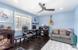 9 odalılar şehir içinde müstakil ev Etobicoke'de, Kanada. C$1,579,000