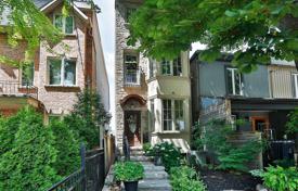 Şehir içinde müstakil ev – Logan Avenue, Toronto, Ontario,  Kanada. C$1,712,000