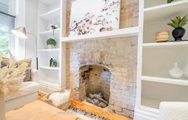 7 odalılar konak Old Toronto'da, Kanada. C$2,038,000