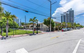 Şehir içinde müstakil ev – Miami sahili, Florida, Amerika Birleşik Devletleri. $4,500,000