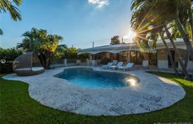 Villa – Miami sahili, Florida, Amerika Birleşik Devletleri. 2,134,000 €