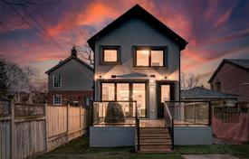 9 odalılar şehir içinde müstakil ev Etobicoke'de, Kanada. C$2,293,000