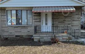6 odalılar şehir içinde müstakil ev Scarborough'da, Kanada. C$1,685,000