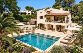 6 odalılar villa Mougins'de, Fransa. 1,690,000 €