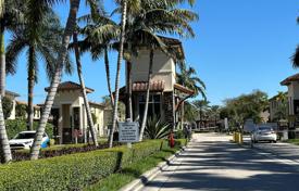 Şehir içinde müstakil ev – Hialeah, Florida, Amerika Birleşik Devletleri. $519,000