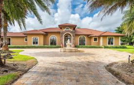 Villa – Miami, Florida, Amerika Birleşik Devletleri. $2,300,000
