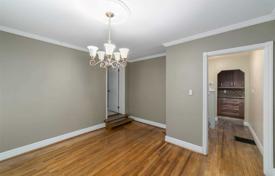 8 odalılar şehir içinde müstakil ev North York'da, Kanada. C$1,749,000