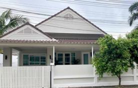 3 odalılar villa 250 m² Pattaya'da, Tayland. $137,000