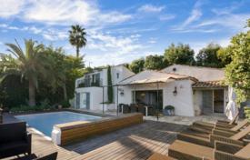Villa – Cannes, Cote d'Azur (Fransız Rivierası), Fransa. 2,850,000 €