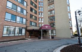 6 odalılar daire Scarborough'da, Kanada. C$771,000