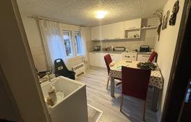 6 odalılar şehir içinde müstakil ev 201 m² Osietsko-Baranskaya County'da, Hırvatistan. 230,000 €