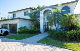 Villa – Hallandale Beach, Florida, Amerika Birleşik Devletleri. 2,393,000 €