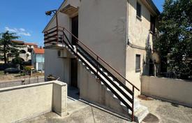 9 odalılar şehir içinde müstakil ev 195 m² Medulin'de, Hırvatistan. 475,000 €