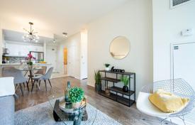 5 odalılar daire North York'da, Kanada. C$900,000