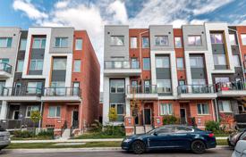 9 odalılar konak North York'da, Kanada. C$1,663,000