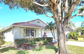 3 odalılar şehir içinde müstakil ev 185 m² Deerfield Beach'da, Amerika Birleşik Devletleri. $550,000