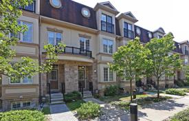 3 odalılar konak North York'da, Kanada. C$1,105,000