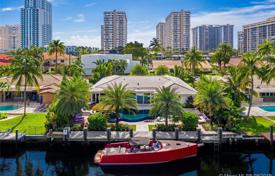Villa – Hallandale Beach, Florida, Amerika Birleşik Devletleri. $2,399,000