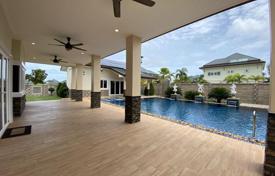 Villa – Pattaya, Chonburi, Tayland. 770,000 €