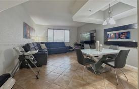 3 odalılar kondominyumda daireler 131 m² Davie'de, Amerika Birleşik Devletleri. $375,000