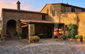 6 odalılar villa 600 m² Pienza'da, İtalya. 1,950,000 €