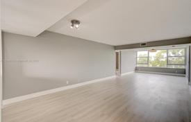2 odalılar kondominyumda daireler 126 m² Pompano Beach'da, Amerika Birleşik Devletleri. $315,000
