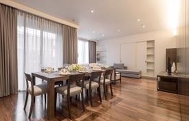 3 odalılar kondominyumda daireler Khlong Toei'de, Tayland. $3,200 haftalık