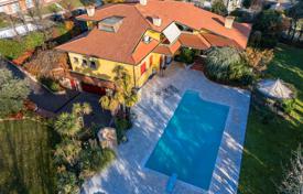 10 odalılar villa 435 m² Erbusco'da, İtalya. 1,250,000 €