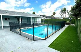 3 odalılar şehir içinde müstakil ev 140 m² Miami'de, Amerika Birleşik Devletleri. $650,000