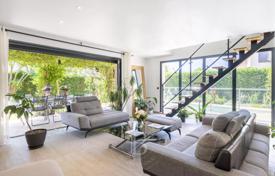 7 odalılar şehir içinde müstakil ev Antibes'te, Fransa. 1,450,000 €