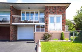 5 odalılar konak North York'da, Kanada. C$951,000