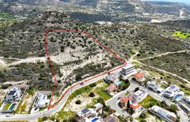 Arsa Palodia'da, Kıbrıs. 1,000,000 €