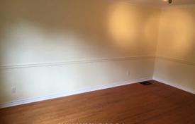 6 odalılar şehir içinde müstakil ev East York'da, Kanada. C$1,596,000